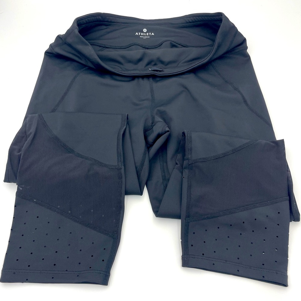 Athleta-Size Medium Black Capri Leggings